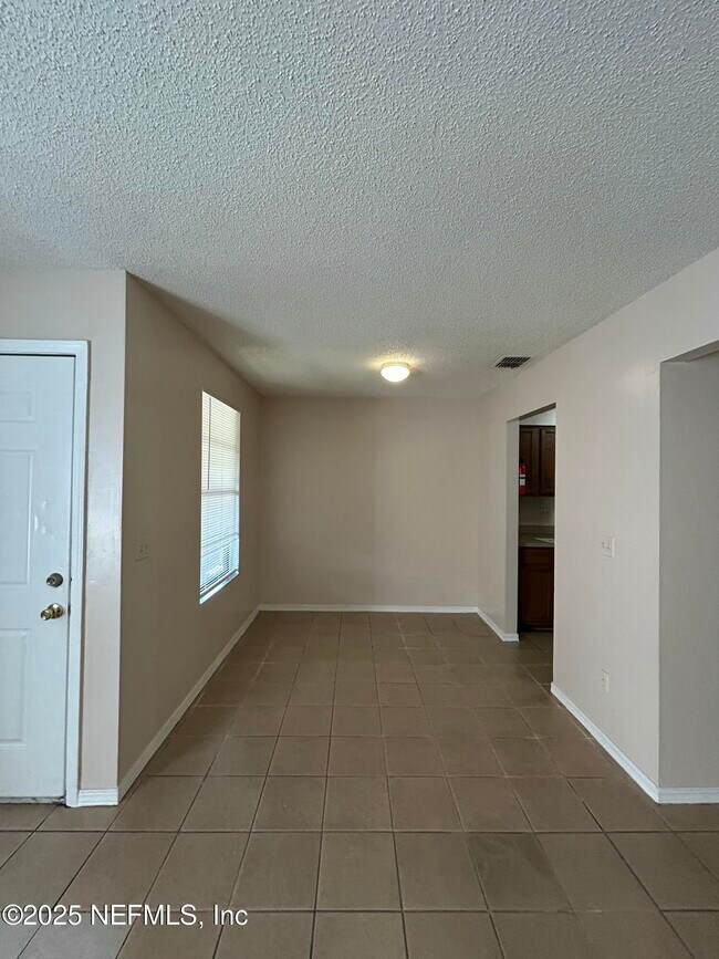 Building Photo - 472 Crabapple Ct