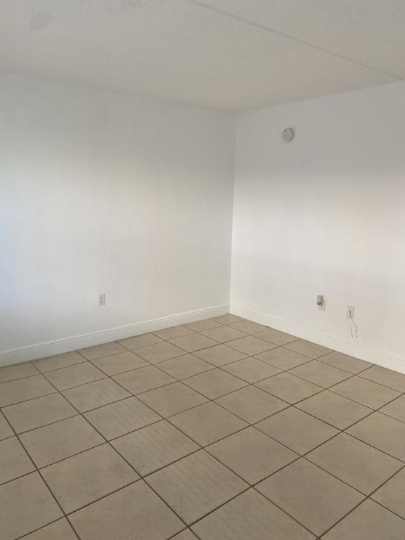 Building Photo - 730 Michigan Ct