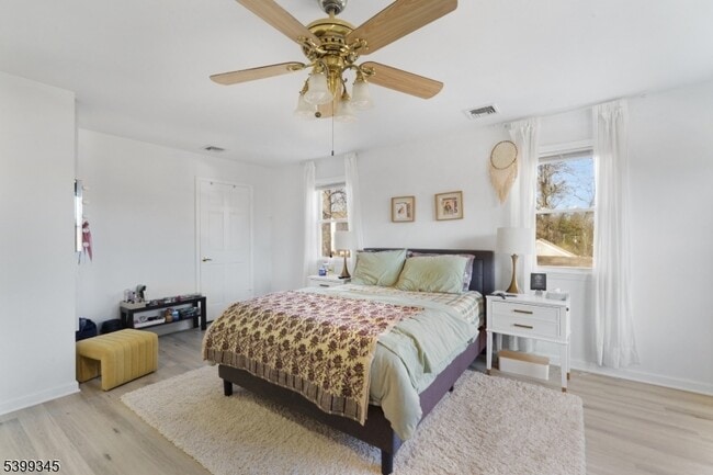 Building Photo - 499 Diamond Spring Rd