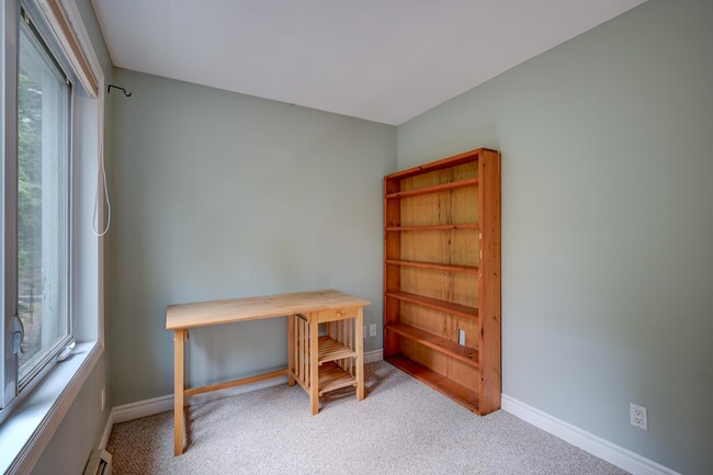 Building Photo - 28 Grachen Dr