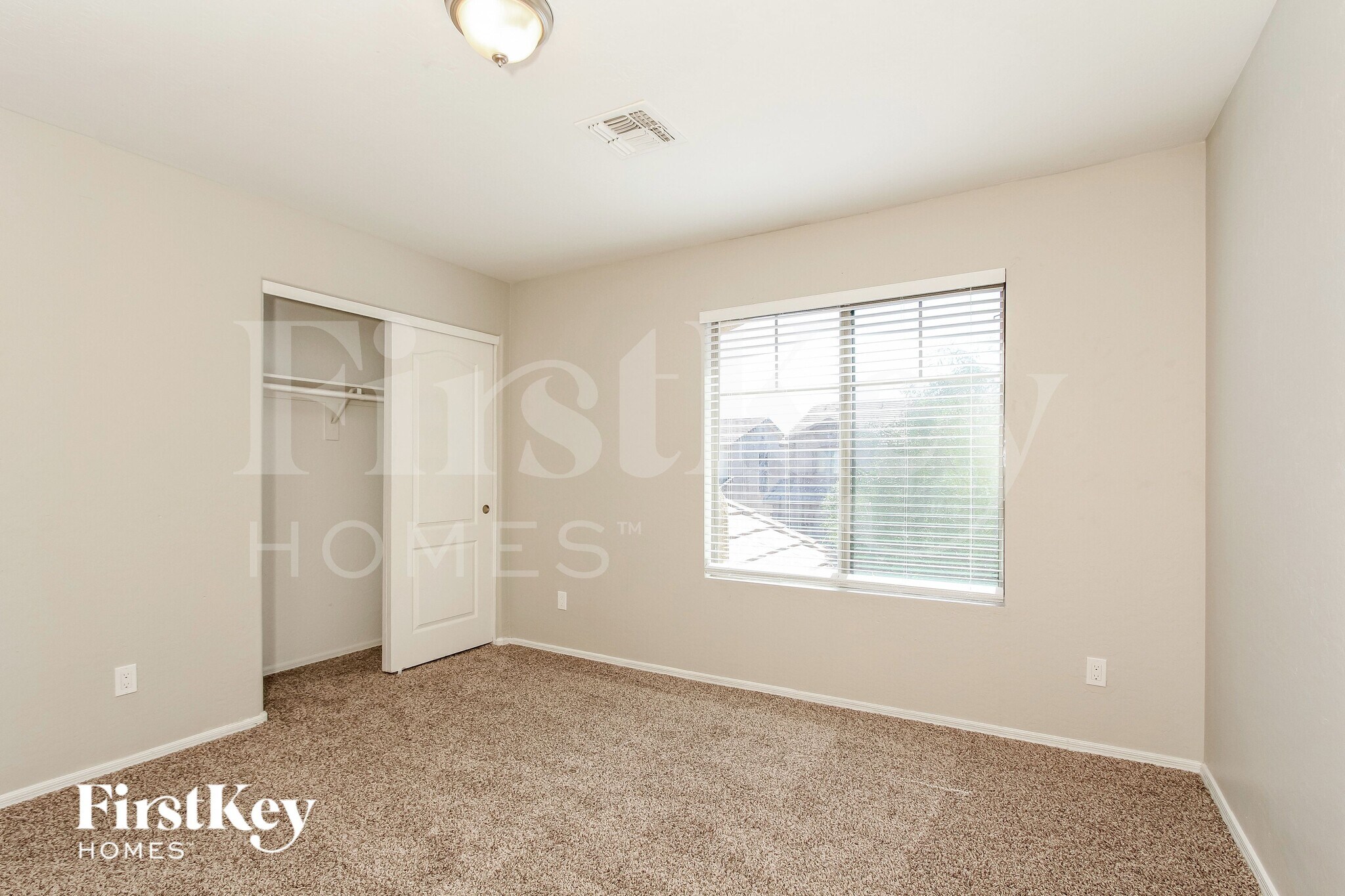 Building Photo - 6724 S 49th Dr