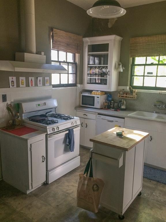 Building Photo - 3111 Harris Park Ave