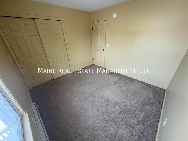 Building Photo - 71 Valley View Ln