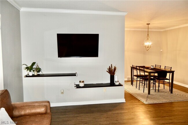 Building Photo - 1306 Fox Run Ct