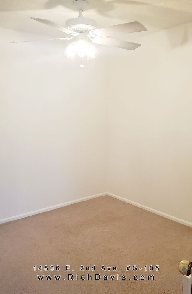 Building Photo - 1 bed, 1 Bath, 800 sqft with washer/dryer ...