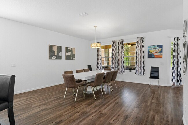 Building Photo - 4810 S Amstel Dr