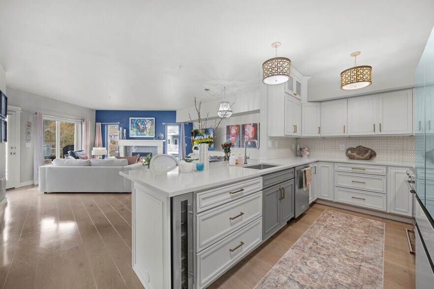 Building Photo - 6125 NE 175th St