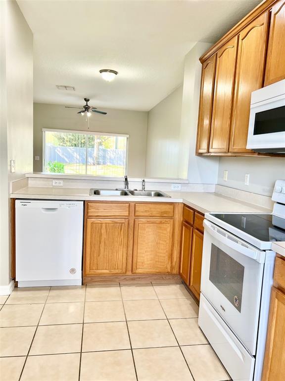 Building Photo - 9305 Jasmine Flower Ln
