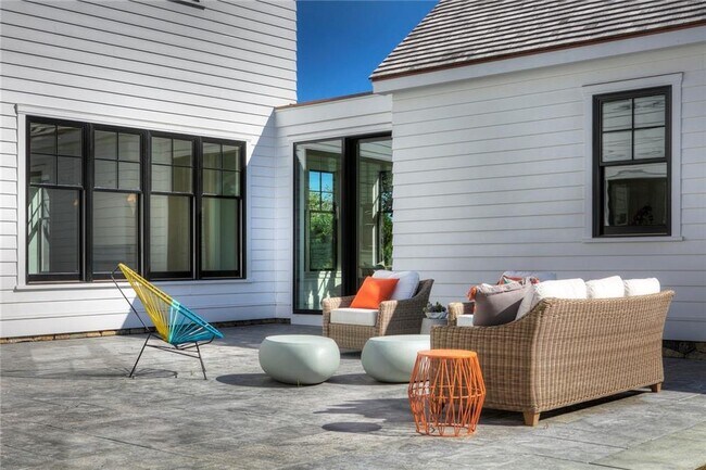 Building Photo - 766 Indian Ave