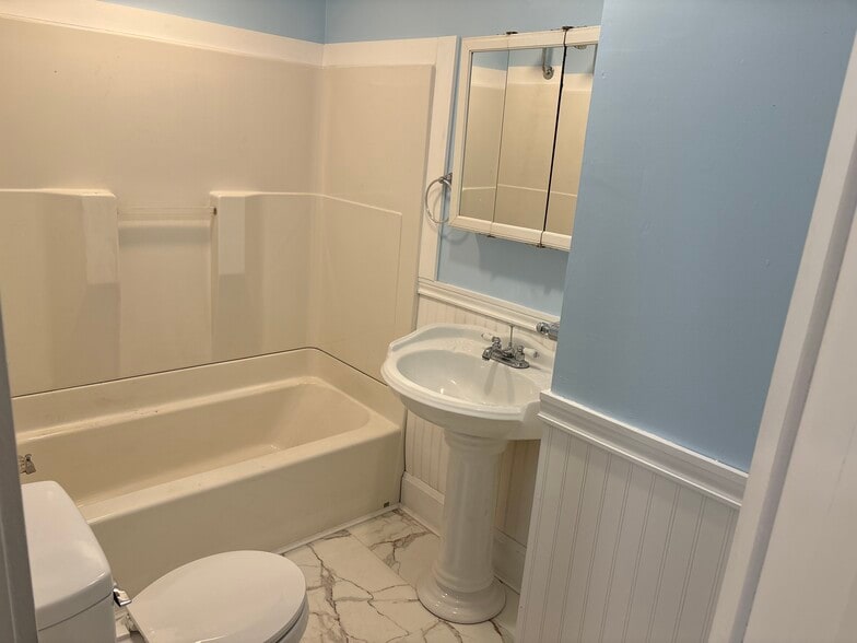 Building Photo - 30 Pearl St