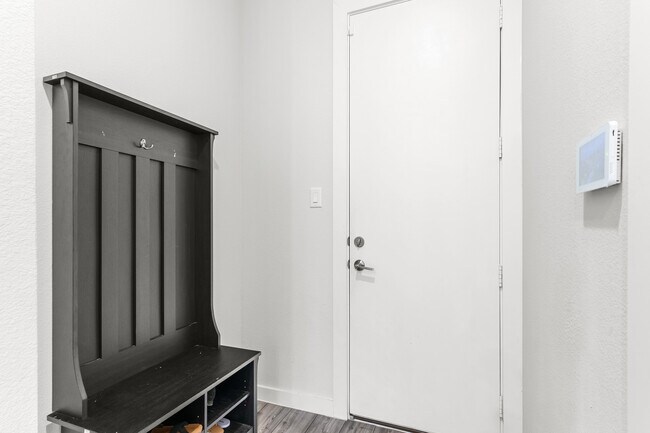Building Photo - 2315 Rook Dr