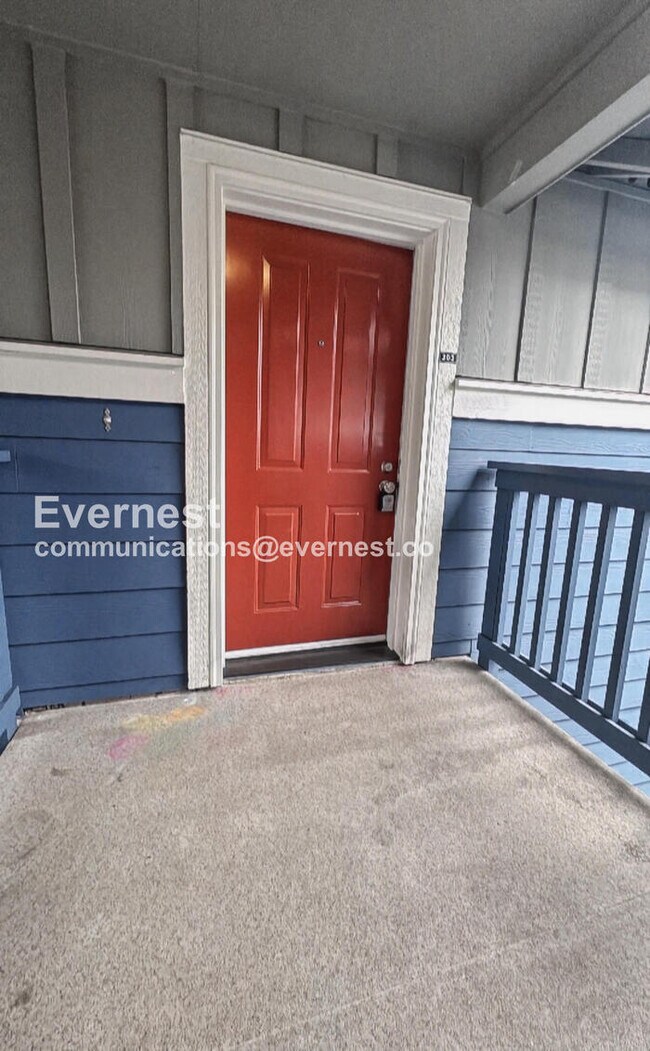 Building Photo - 1698 25th Pl NE