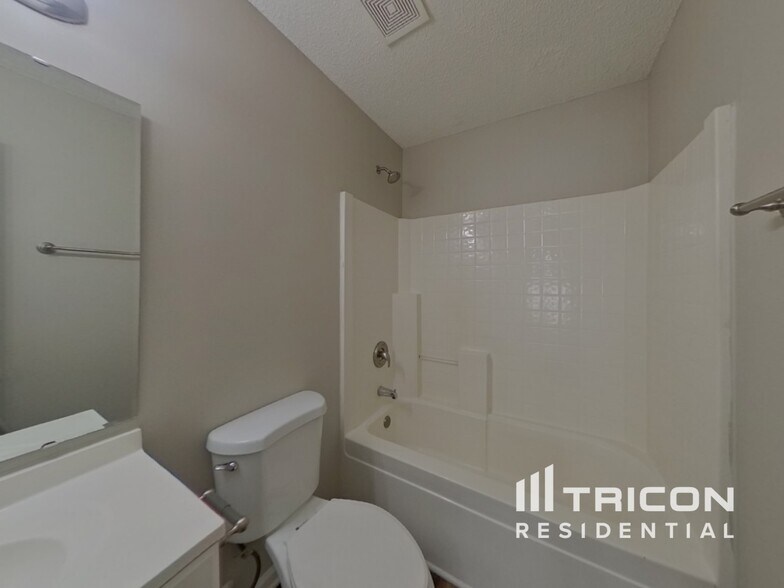Building Photo - 6303 McIntyre Ridge Dr