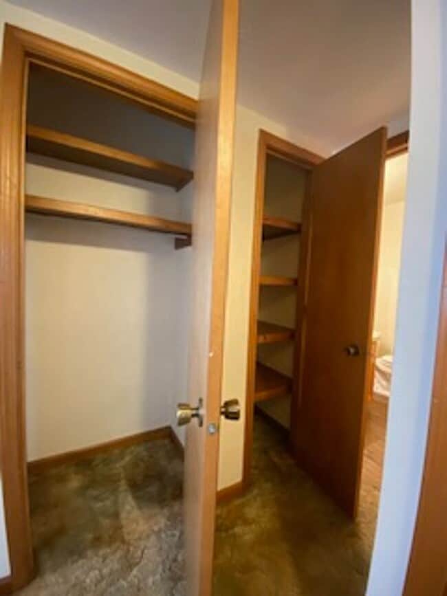 Building Photo - 204 Stonewall Ct