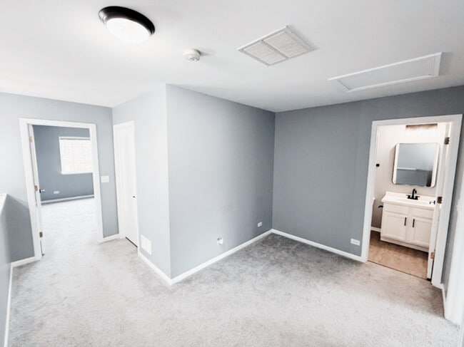 Building Photo - 3736 Munson St