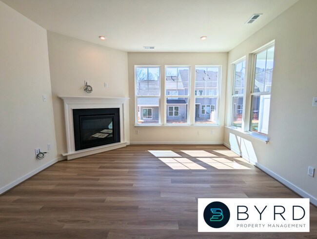 Building Photo - 18625 Palisades Rdg