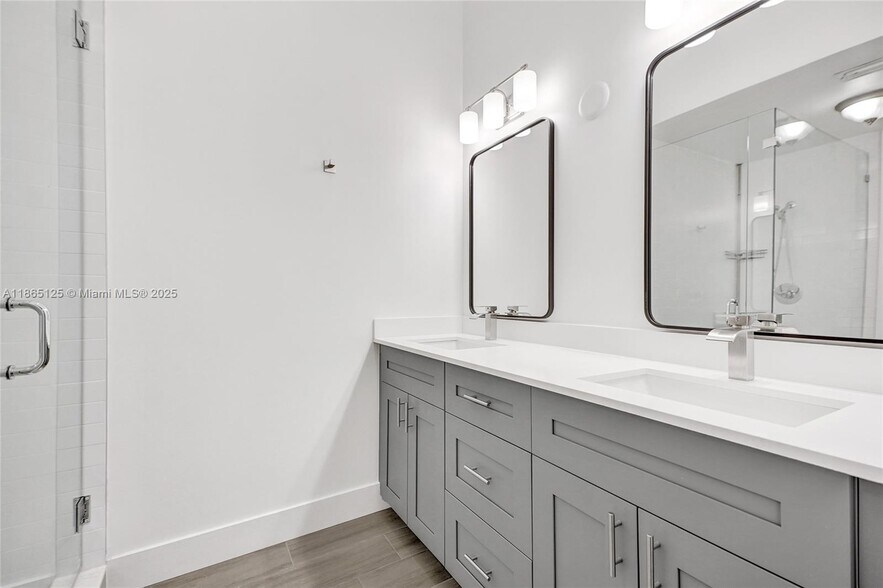 Building Photo - 4163 SW 85th Ave