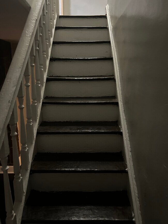 Primary Photo - 1102 Morton Ave