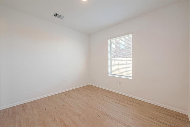Building Photo - 5107 Sunvalley Bend Dr