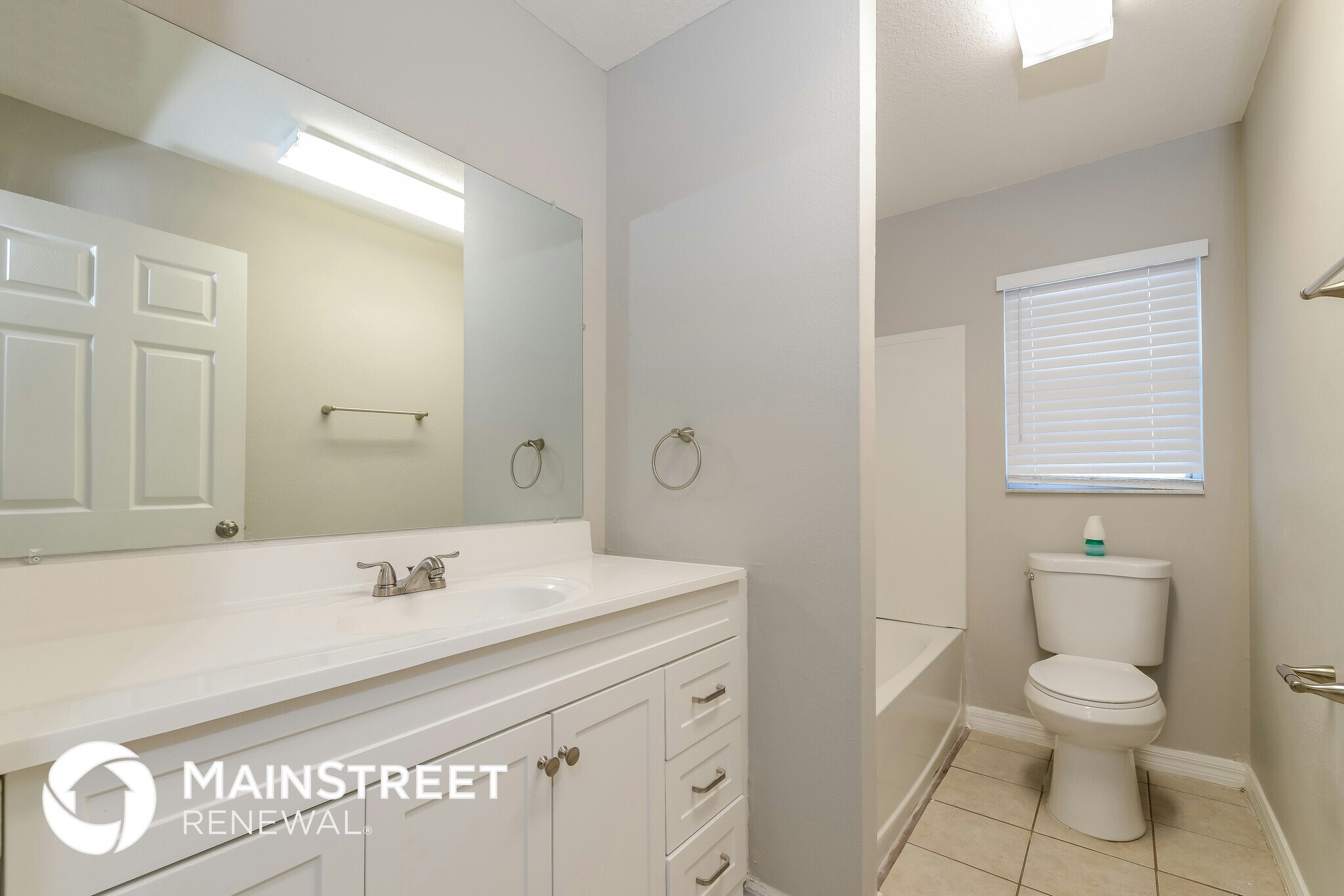 Building Photo - 1706 17th Ave Dr E