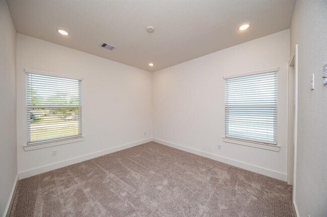 Building Photo - 6331 Wheatley St