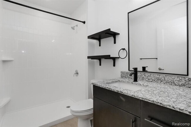 Building Photo - 411 Piquette Ave