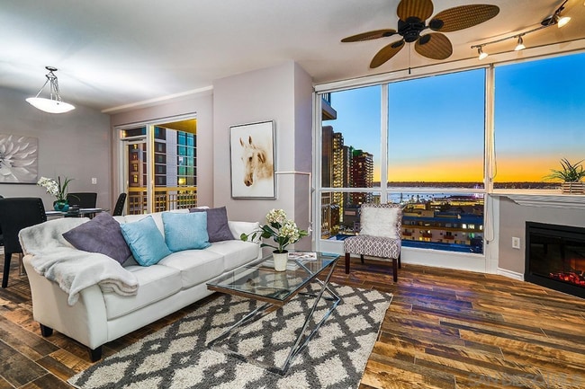 Building Photo - 300 W Beech St