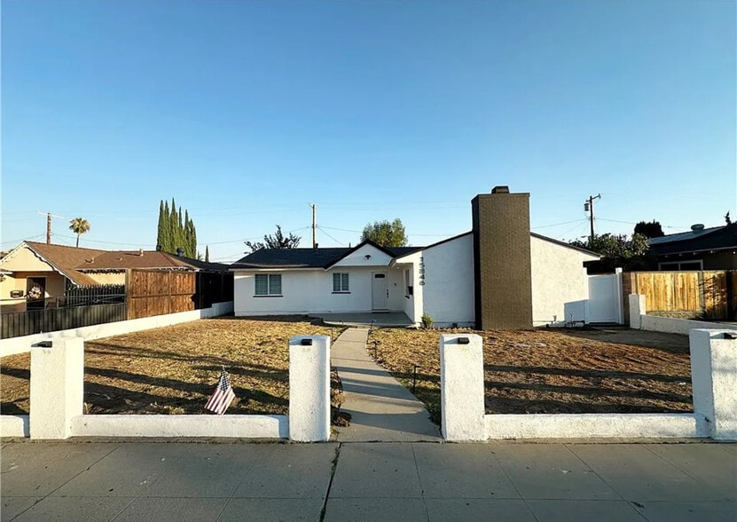 Primary Photo - 15846 Rinaldi St