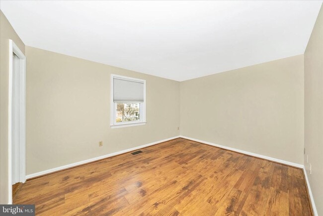 Building Photo - 106 Lamont Ln