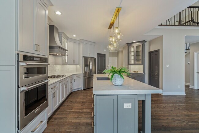 Building Photo - 9230 Honors Way
