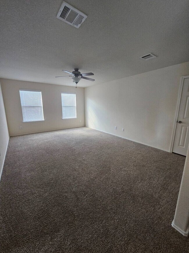 Building Photo - 18629 Falcon Pointe Blvd