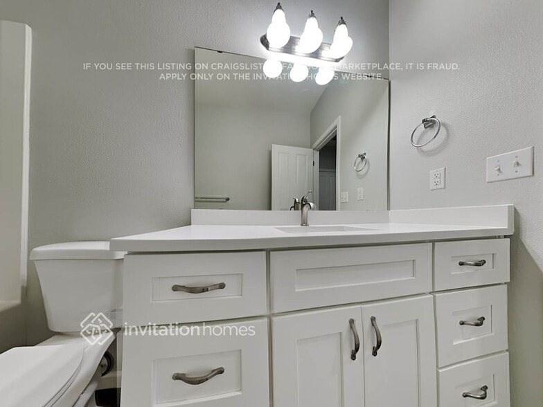 Building Photo - 5200 55th Ave SE