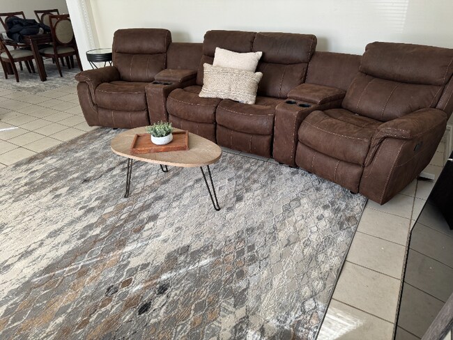 Building Photo - 206 W Myrtle St