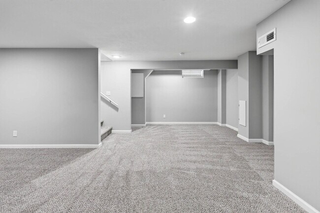Building Photo - 7629 Pinkney St