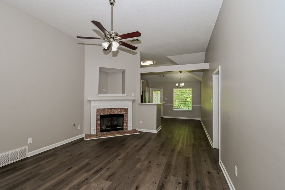 Building Photo - 215 Garden Springs Dr