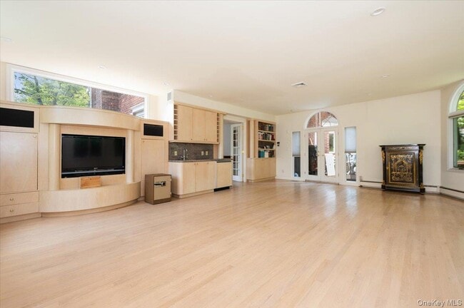 Building Photo - 1 Parkside Dr