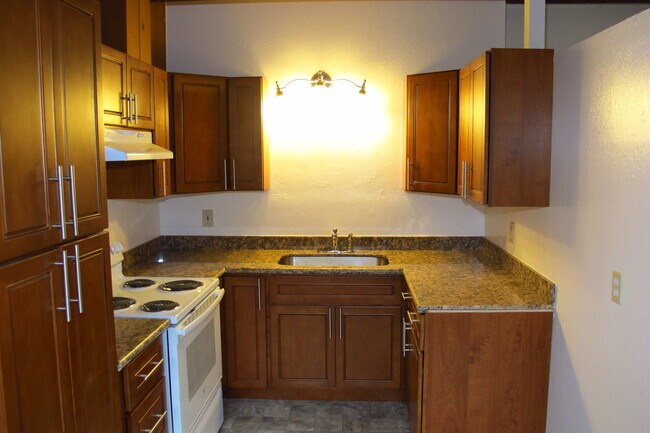 Building Photo - 993-995Butte