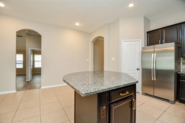 Building Photo - 15219 Ashbrook Dove Ln