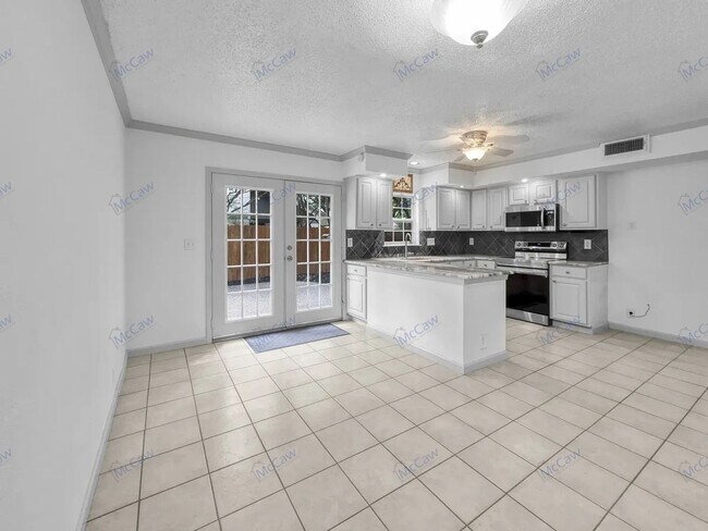 Building Photo - 767 Dove Cir