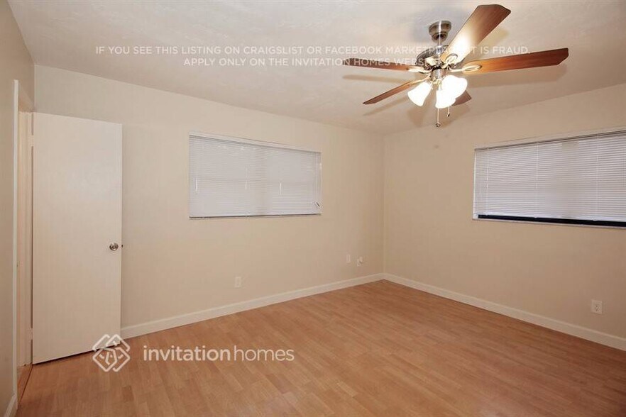 Building Photo - 5313 SW 118th Ave