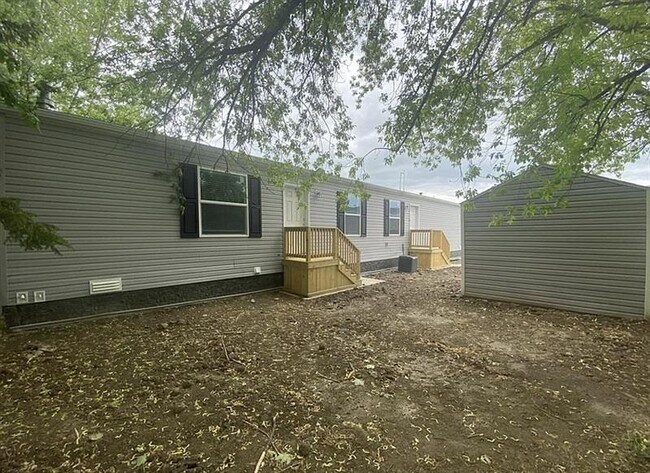 Building Photo - ELEGANT CARY HOME