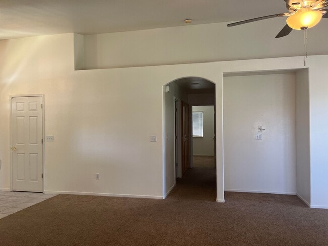 Building Photo - 950 Geneva Dr