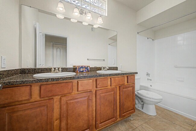 Building Photo - 16013 S Desert Foothills Pkwy