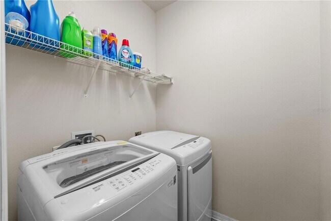 Building Photo - 3443 Sagebrush St