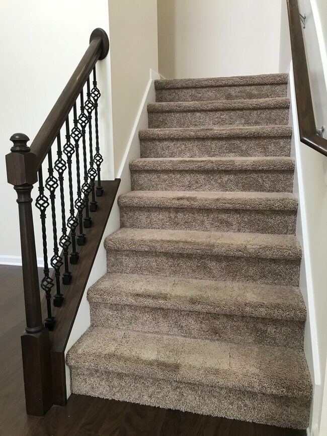 Building Photo - Regal Home on Regatta Way!