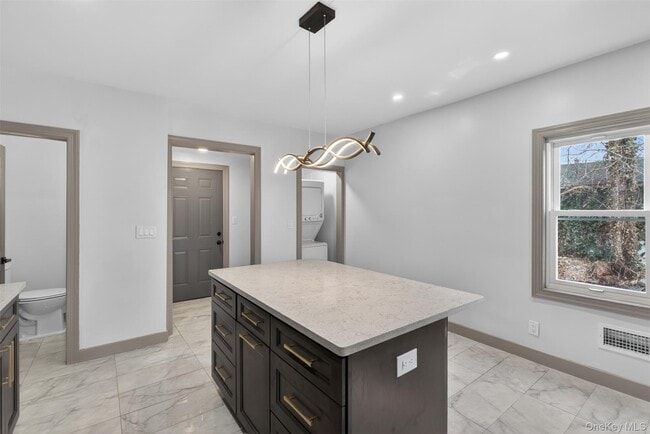 Building Photo - 62 Poplar St