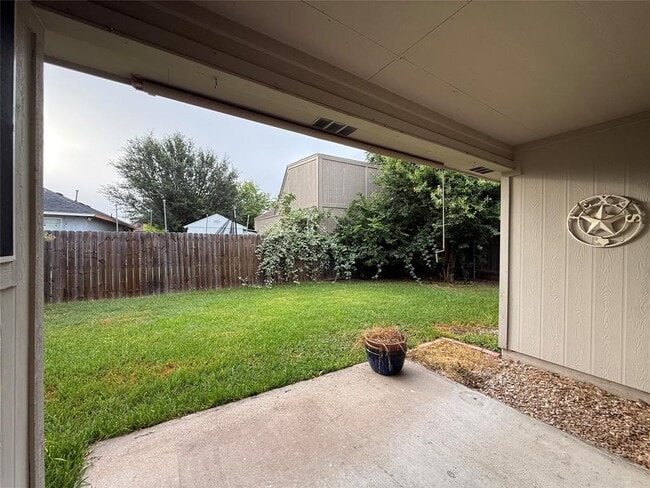 Building Photo - 25 Azalea Dr