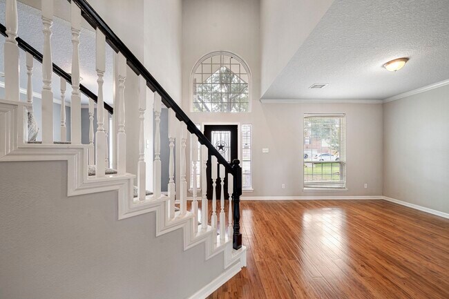 Building Photo - 1505 Hickory Ct
