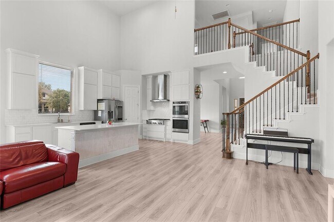 Building Photo - 3504 Peak View Dr
