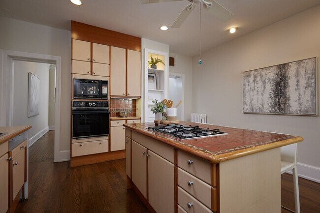 Building Photo - Historic Rowhouse in Central DC (Dupont) w...